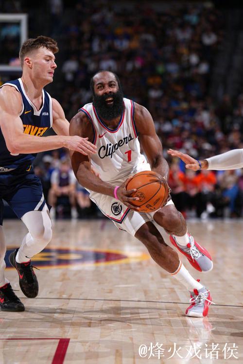 哈登23+16力压约基奇41分 快船击败掘金送其两连败 哈登23+16力压约基奇41分 快船击败掘金送其两连败